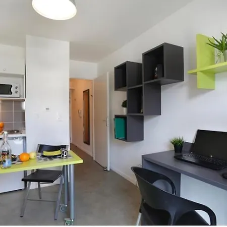 Au Centre-ville De Apartment